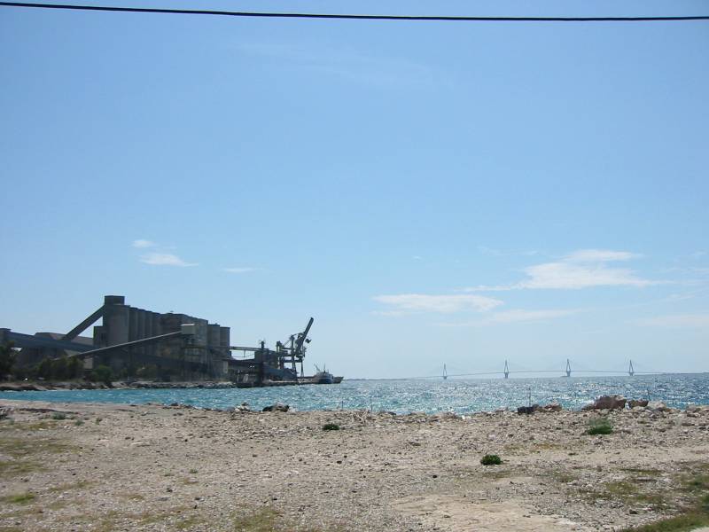 IMG_4550 cimenterie en arriere plan ... suivez titan ... et vous trouverez the spot