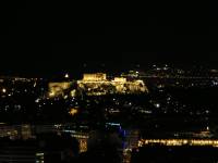 Acropolis Une photo miraculeuse, traque furieuse de l'Acropole, un yannick montagnard toujours partant pour monter donc sur le premier rocher qui passe et 30 minutes pour monter, monter, et encore tourner en ... montant. Et voila le resultat, shoot a 3km de l'objectif !!